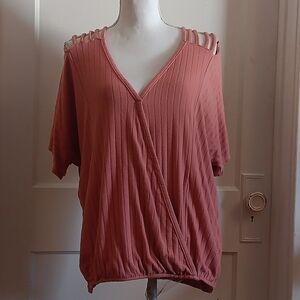 Blouse that shows shoulders and back